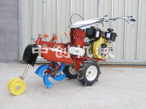 葡萄開(kāi)溝埋藤機(jī)